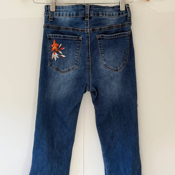 Embroidered Floral Telepatia Jeans - Picture 2 of 5